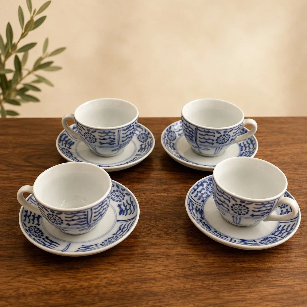 Vtg Blue and White Chinese Porcelain Teacups and Saucers Set of 4 Made in China